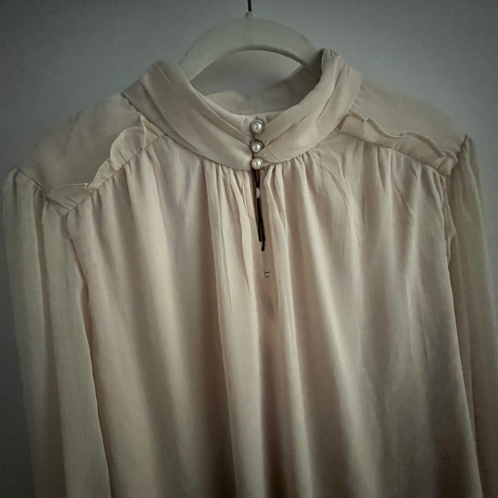 Haver + Blair women’s blouse  Elegant cream color Size L